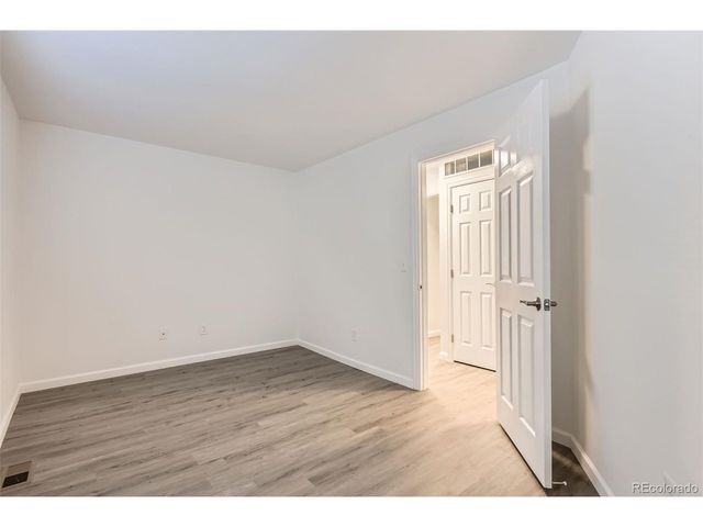 932 S Dearborn 932-8, Aurora, CO 80112