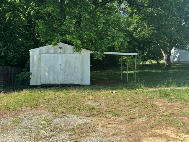 1728 Sharpe Road, Burlington, NC 27217