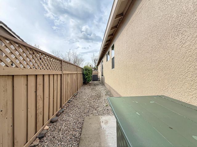 2123 Stonecrest Ln, Lincoln, CA 95648