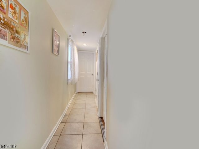 614 12 4Th Ave, Elizabeth City, NJ 07202