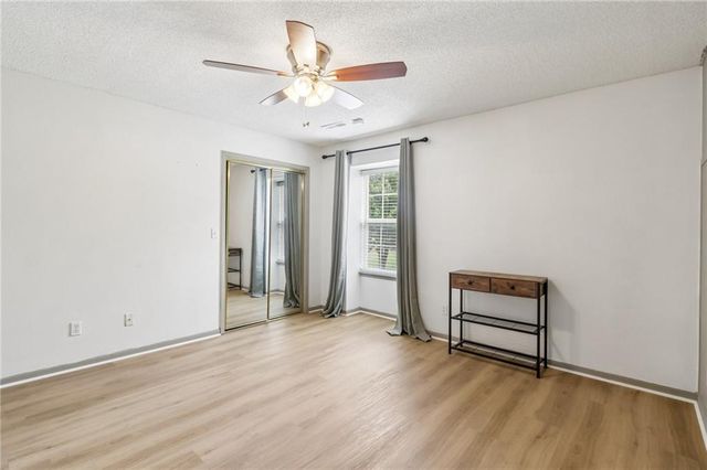 1347 SE Broadway Circle, Lee's Summit, MO 64081