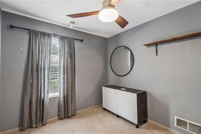 1347 SE Broadway Circle, Lee's Summit, MO 64081