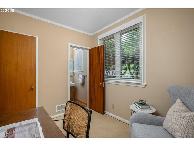 5040 Sw HILLTOP Ln, Portland, OR 97221