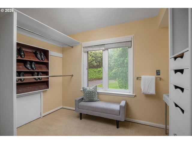 5040 Sw HILLTOP Ln, Portland, OR 97221