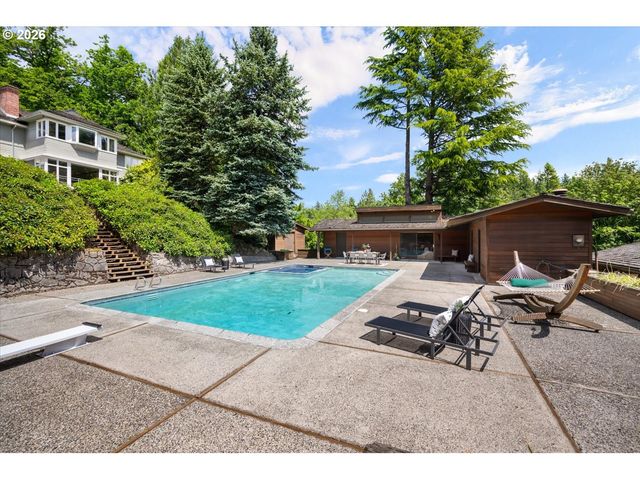 5040 Sw HILLTOP Ln, Portland, OR 97221