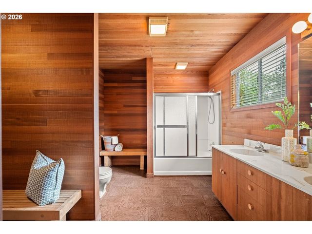 5040 Sw HILLTOP Ln, Portland, OR 97221