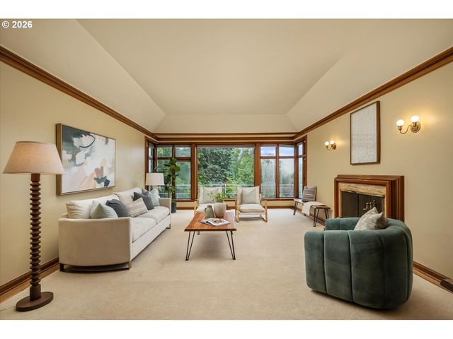 5040 Sw HILLTOP Ln, Portland, OR 97221