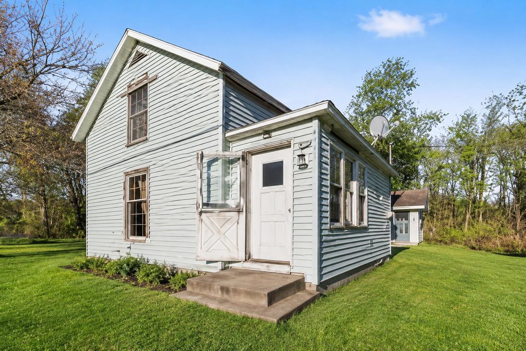 32458 County Road 665, Paw Paw, MI 49079
