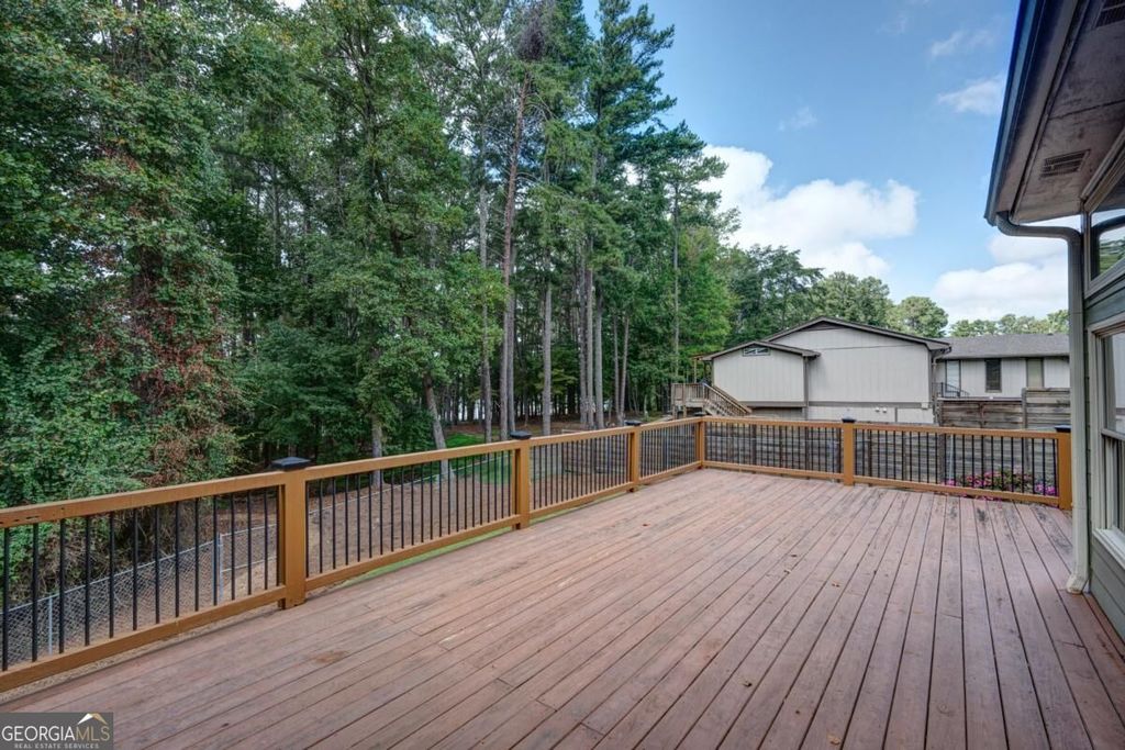6090 Shadburn Ferry Road, Buford, GA 30518 — photo 5