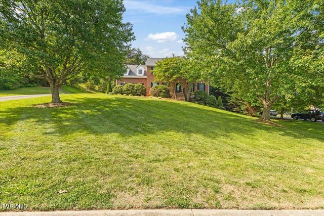 3304 Green Meadows Drive, Johnson City, TN 37604
