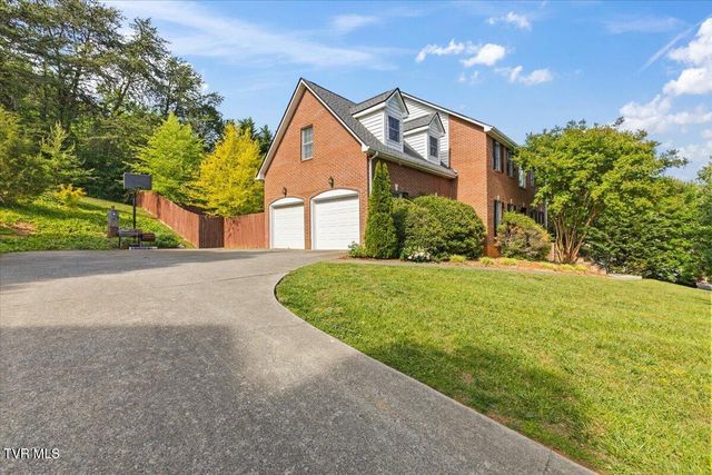 3304 Green Meadows Drive, Johnson City, TN 37604