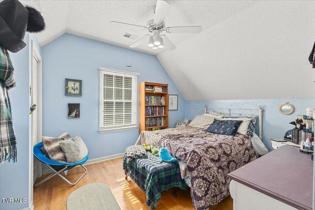 3304 Green Meadows Drive, Johnson City, TN 37604