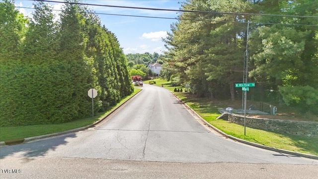 3304 Green Meadows Drive, Johnson City, TN 37604