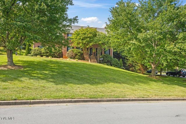 3304 Green Meadows Drive, Johnson City, TN 37604