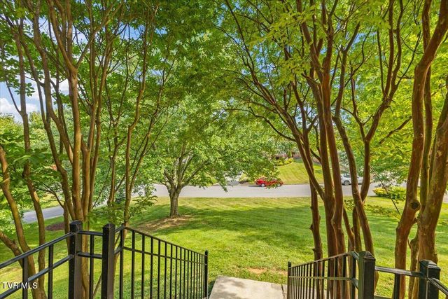3304 Green Meadows Drive, Johnson City, TN 37604