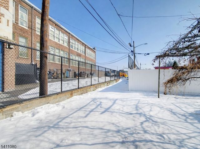 115 Madison Ave, Elizabeth City, NJ 07201