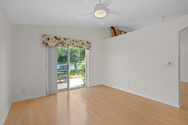 4977 Victoria Circle, West Palm Beach, FL 33409