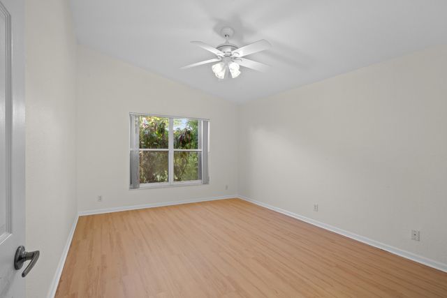 4977 Victoria Circle, West Palm Beach, FL 33409