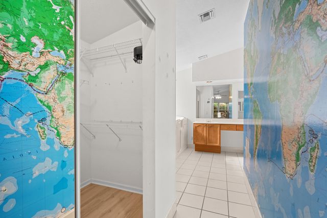 4977 Victoria Circle, West Palm Beach, FL 33409