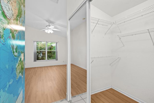 4977 Victoria Circle, West Palm Beach, FL 33409