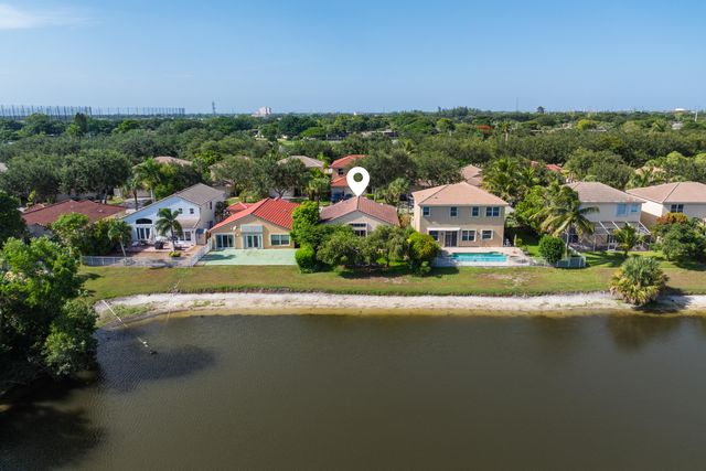 4977 Victoria Circle, West Palm Beach, FL 33409