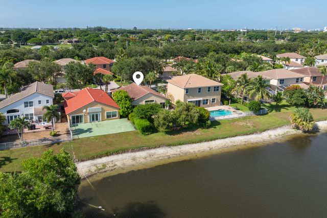 4977 Victoria Circle, West Palm Beach, FL 33409