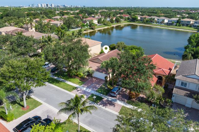 4977 Victoria Circle, West Palm Beach, FL 33409