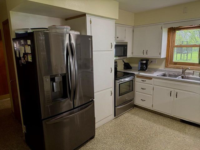 2443 shopiere Road, Beloit, WI 53511
