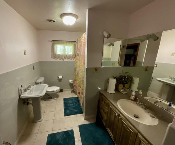 2443 shopiere Road, Beloit, WI 53511