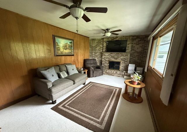 2443 shopiere Road, Beloit, WI 53511