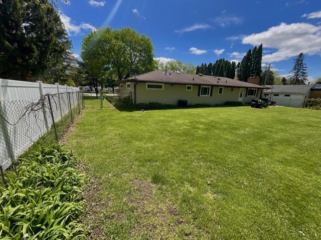 2443 shopiere Road, Beloit, WI 53511
