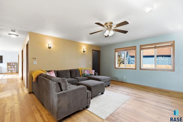 6201 W 32nd St Street, Sioux Falls, SD 57106