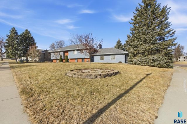 6201 W 32nd St Street, Sioux Falls, SD 57106