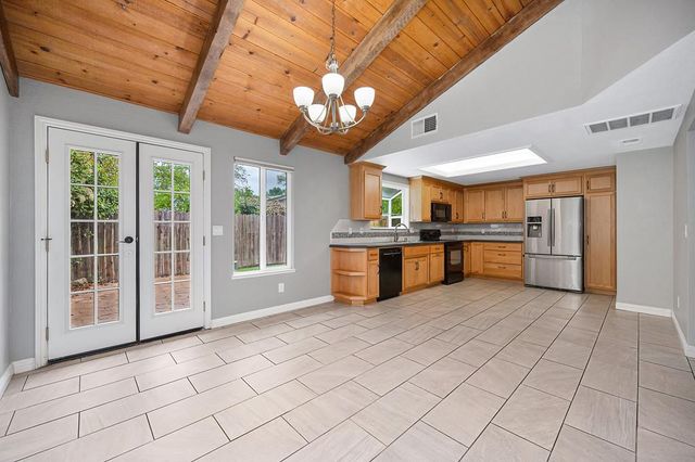 3335 Village Ct, Cameron Park, CA 95682