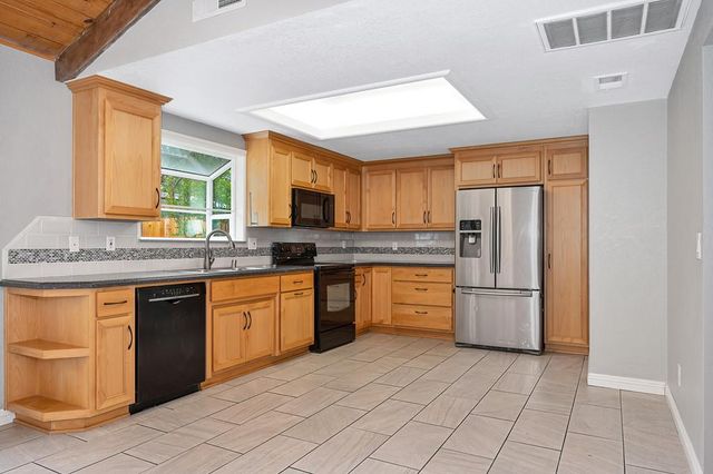 3335 Village Ct, Cameron Park, CA 95682