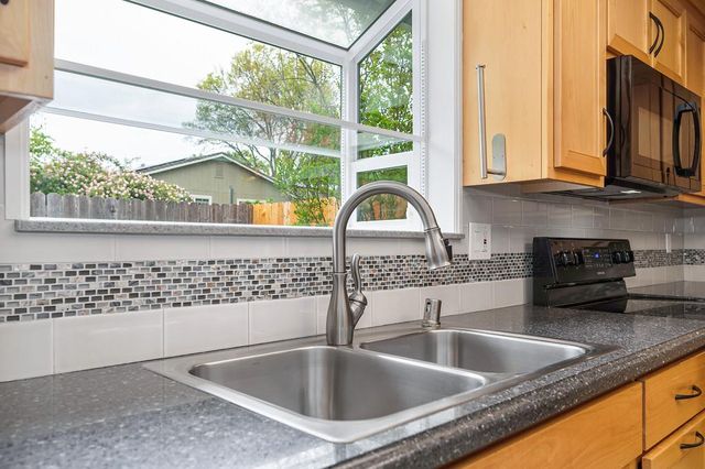 3335 Village Ct, Cameron Park, CA 95682