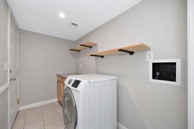 3335 Village Ct, Cameron Park, CA 95682