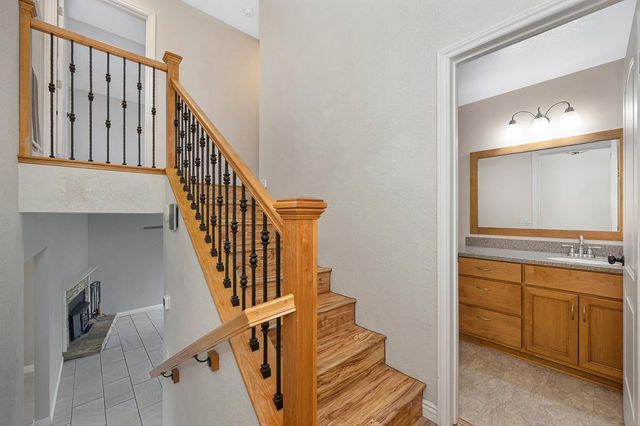 3335 Village Ct, Cameron Park, CA 95682