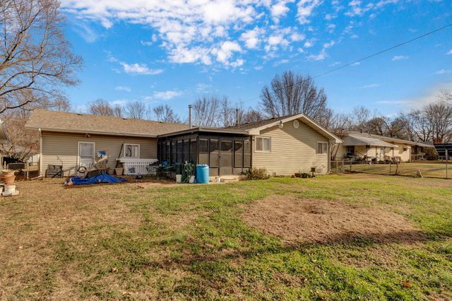 1909 S Nettleton Avenue, Springfield, MO 65807