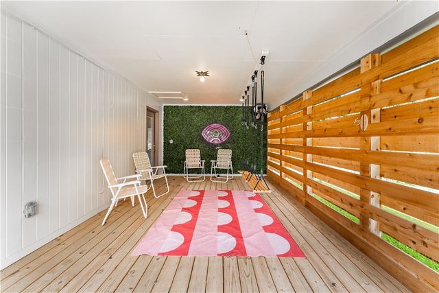 110 SE 11th Street, Bentonville, AR 72712