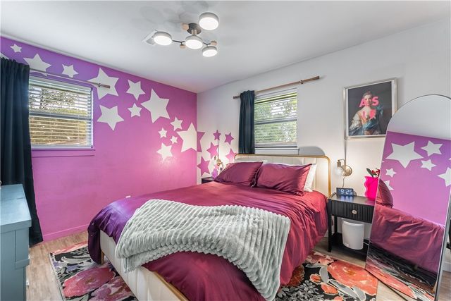 110 SE 11th Street, Bentonville, AR 72712