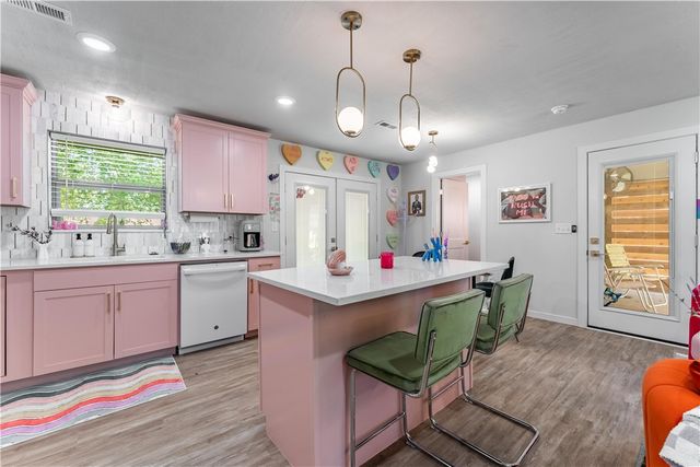 110 SE 11th Street, Bentonville, AR 72712