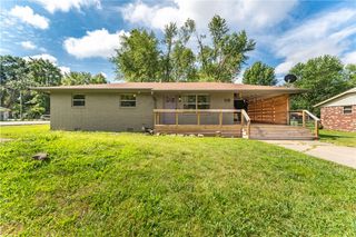 110 SE 11th Street, Bentonville, AR 72712