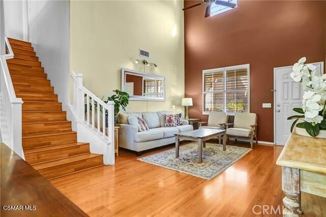385 Owls Cove Lane, Simi Valley, CA 93065