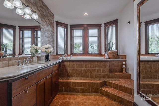 7982 S Old Farm Lane, Meridian, ID 83642