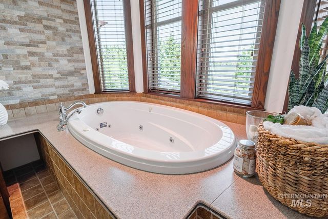 7982 S Old Farm Lane, Meridian, ID 83642