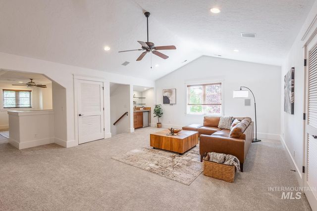 7982 S Old Farm Lane, Meridian, ID 83642