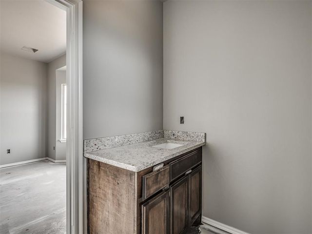 24953 Belmont Pass, Cashion, OK 73016