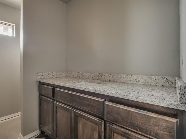 24953 Belmont Pass, Cashion, OK 73016