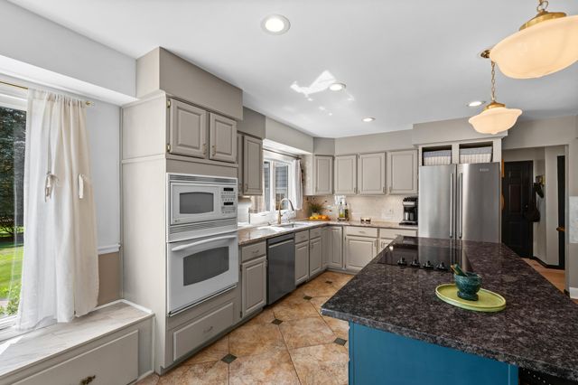 5440 Ridge Trail N, Clarkston, MI 48348